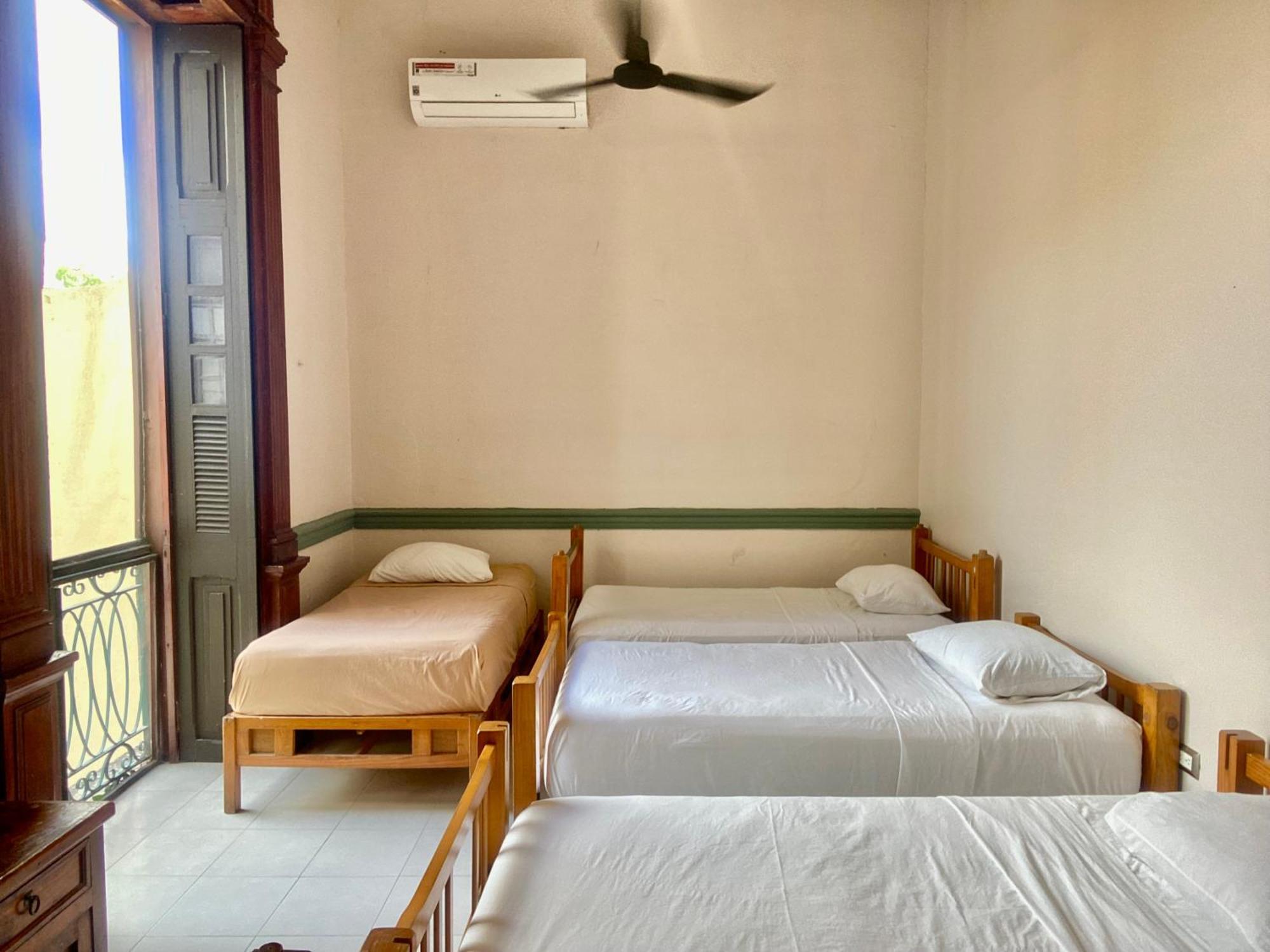 Hostal Zocalo Hotel Мерида Екстериор снимка
