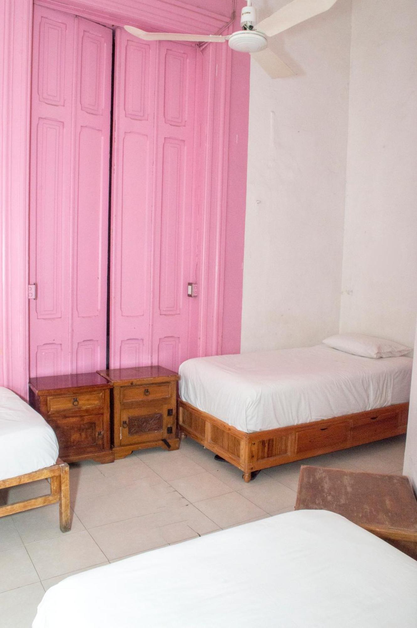 Hostal Zocalo Hotel Мерида Екстериор снимка